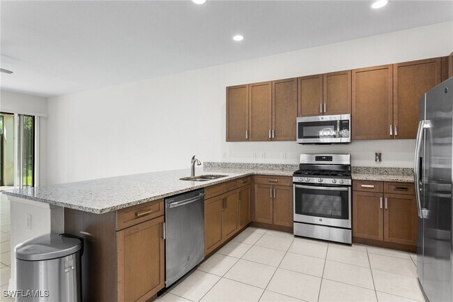 Foto del edificio - 4486 Crimson Ave