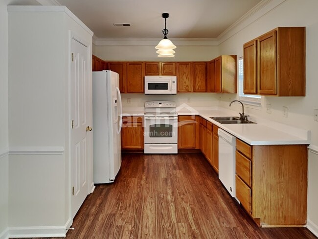 Building Photo - 3801 Wingdale Ct