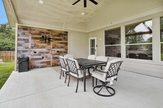 Foto del edificio - 7223 Wedgewood Dr