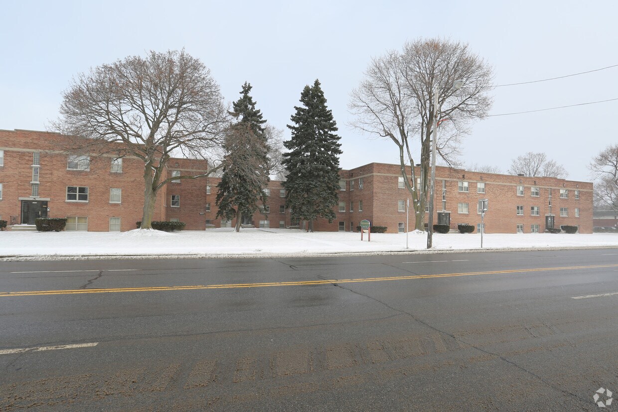 Primary Photo - Continental Apartments