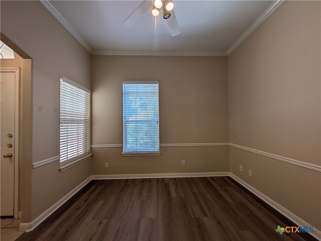 Building Photo - 947 River Rock
