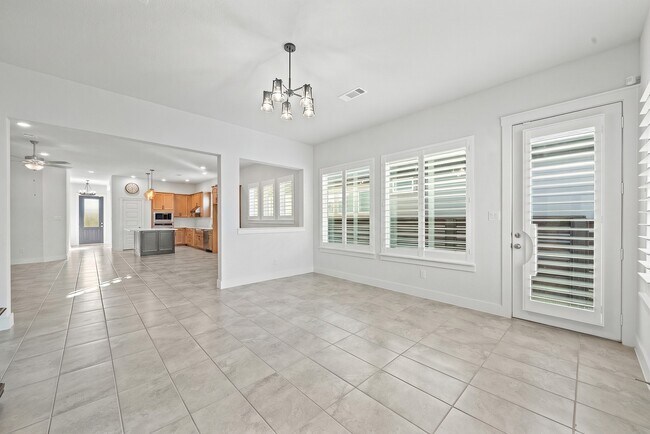 Foto del edificio - 18530 Joyous Ln