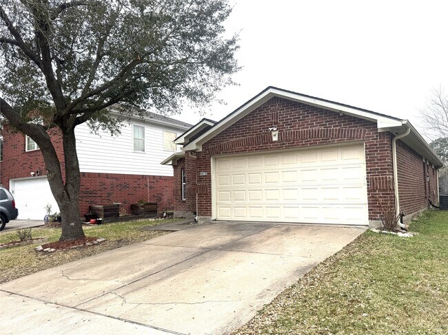 Foto del edificio - 8915 Canton Park Ln