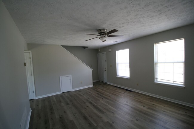 Building Photo - North Point Townhome 250228