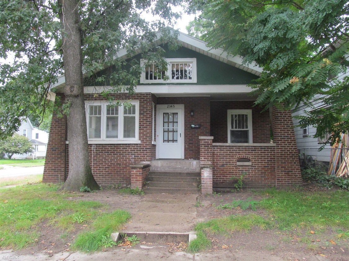 Primary Photo - 2345 Francis Ave SE