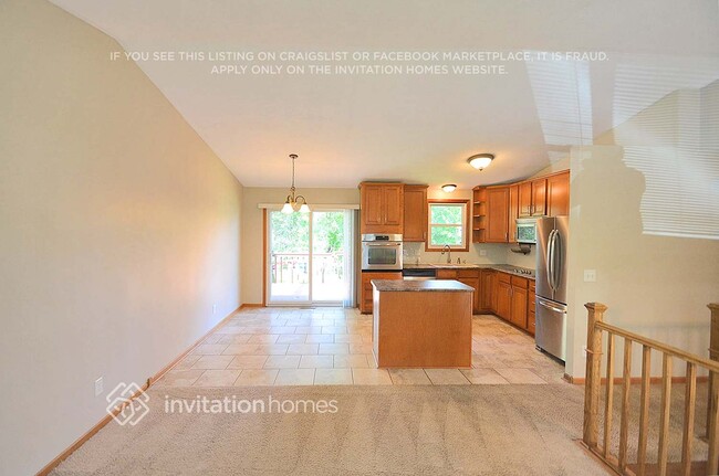 Building Photo - 707 S Shore Dr