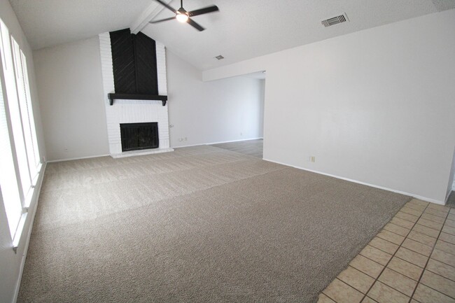 Building Photo - 14323 Modesta Pl