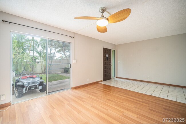Building Photo - Move-In Ready! 3br, 2.5 ba in Makakilo, $3...