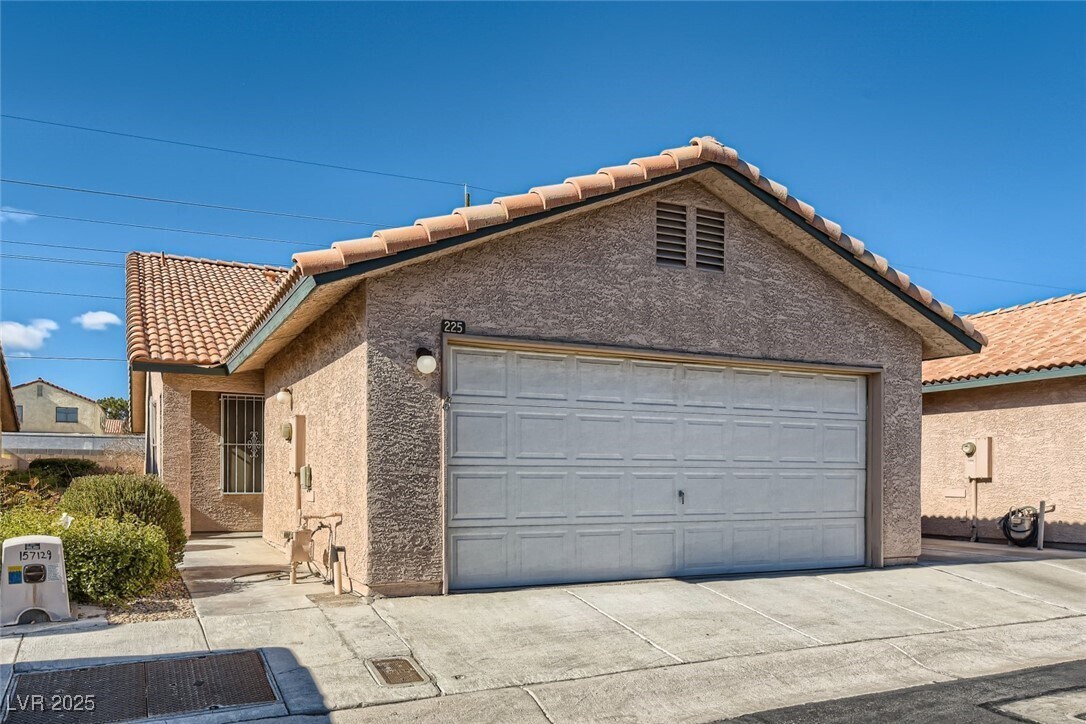 Foto principal - 225 Crosswind Way
