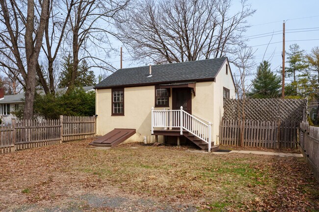 Foto del edificio - 124 Washington Rd