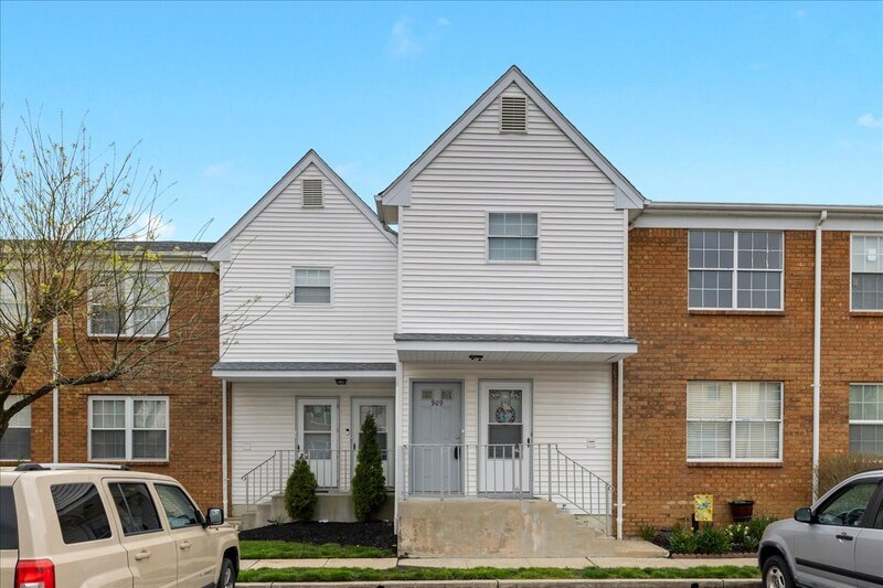 Primary Photo - 909 Woodchip Rd