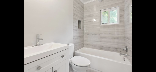 Foto del edificio - 381 10th St NE