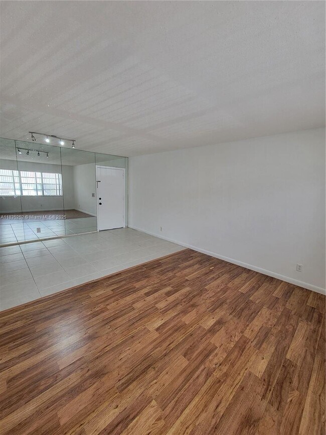 Foto del edificio - 3550 NW 8th Ave