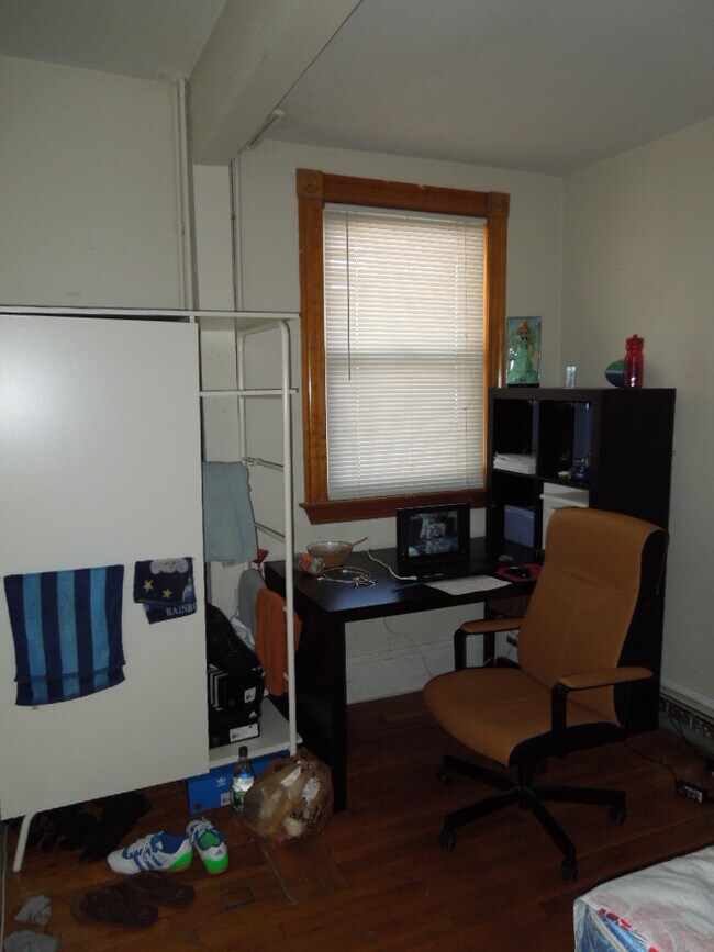 Building Photo - 132 Glenville Ave