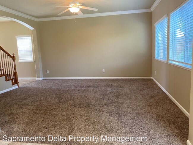 Foto del edificio - 5 br, 3 bath House - 2851 Le Bourget Lane