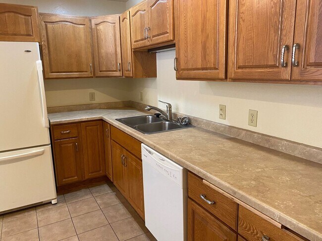 Foto del edificio - 4866 Hilltop Rd