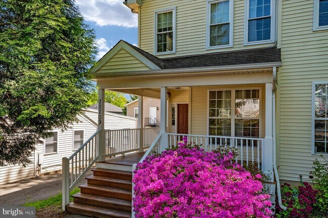 Foto del edificio - 11109 Hillsdale Dr