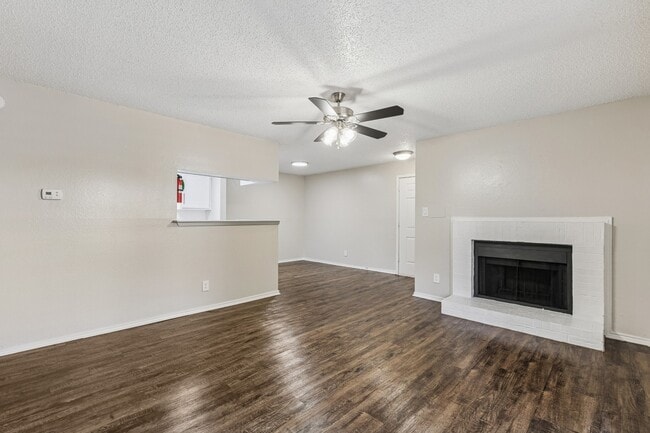 Building Photo - Camino Del Sol