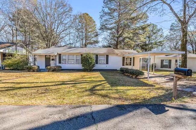 Building Photo - Charming 3BR Near Mississippi State – Great Location!