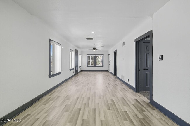 Building Photo - 3800 Altura Ave