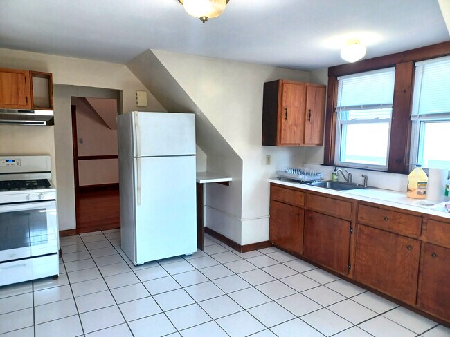 Building Photo - 45 Montvale St