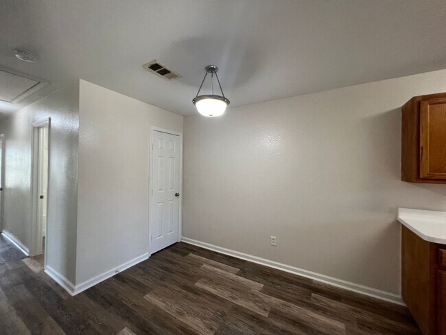 Building Photo - Calloway5217