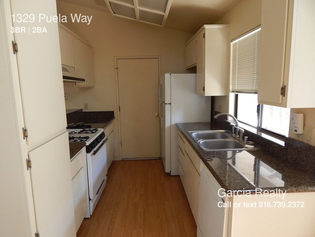 Building Photo - 1329 Puebla Way