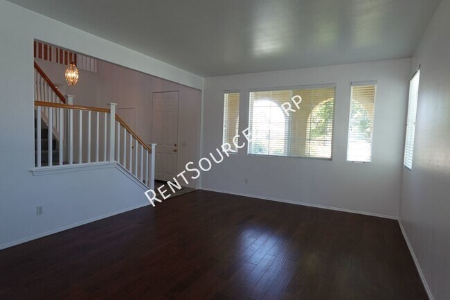 Foto del edificio - 5 Bedroom Two Story Home for Rent in West ...