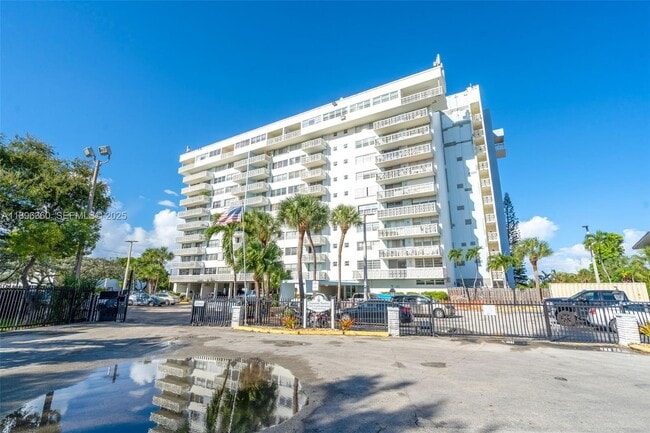 Building Photo - 13155 Ixora Ct