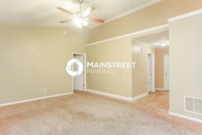 Building Photo - 3 Bedroom Pet-Friendly Home in Indianapoli...