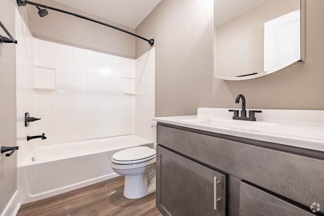 2 habitaciones, 2 baños - 1125 pies cuadrados - Segundo baño - The Crest at Williams Creek