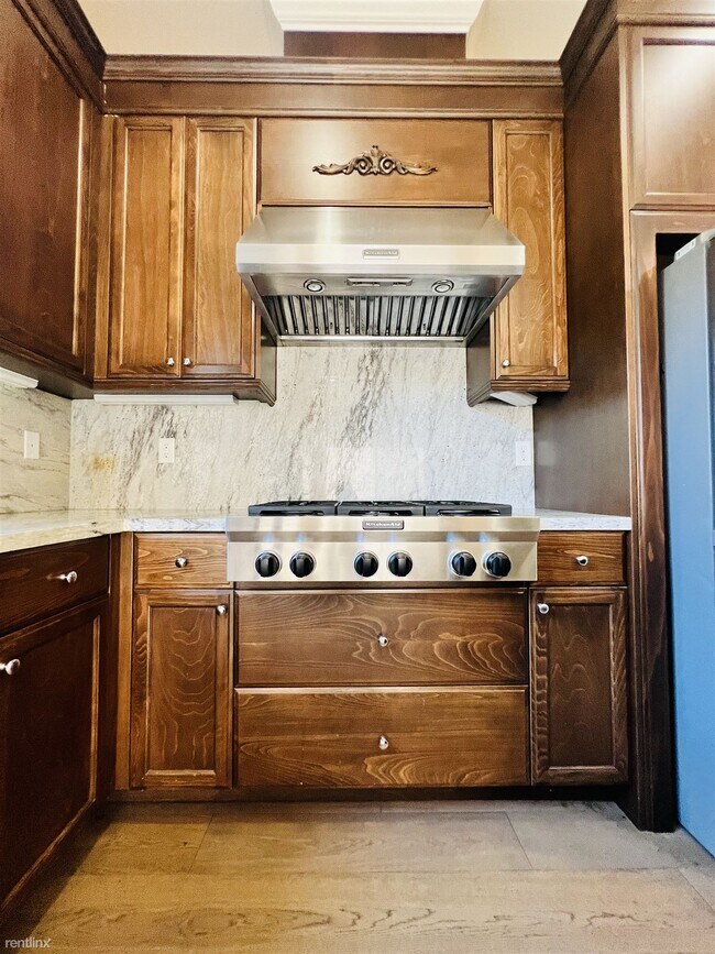 Building Photo - 4 br, 3.5 bath House - 3024 Sonsilla Lane