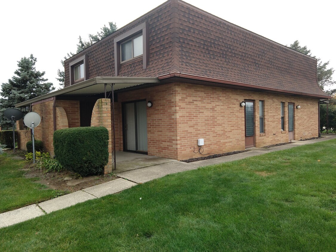 5266 Grafton Rd, Brunswick, OH 44212 Townhome Rentals in Brunswick OH