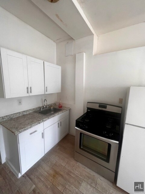 Foto del edificio - 1 Bedroom on SHELDON AVENUE