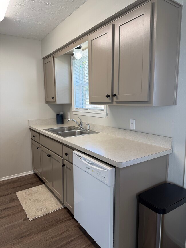 cocina - 2604 N Austin Ave