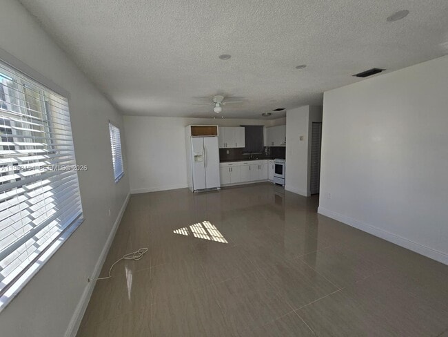 Foto del edificio - 17240 NW 52nd Ave