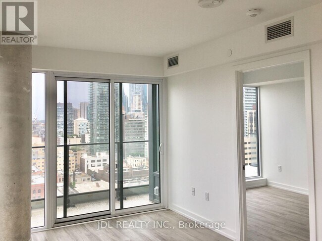 Building Photo - 77 Shuter St