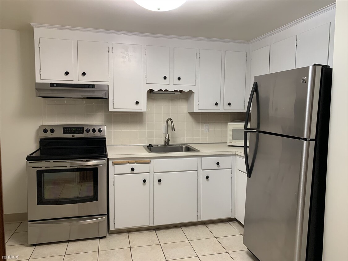 Primary Photo - 37 Montvale Ave