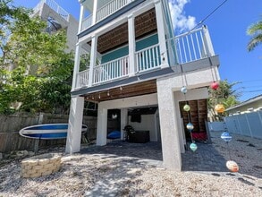 Building Photo - 37 Palm Dr