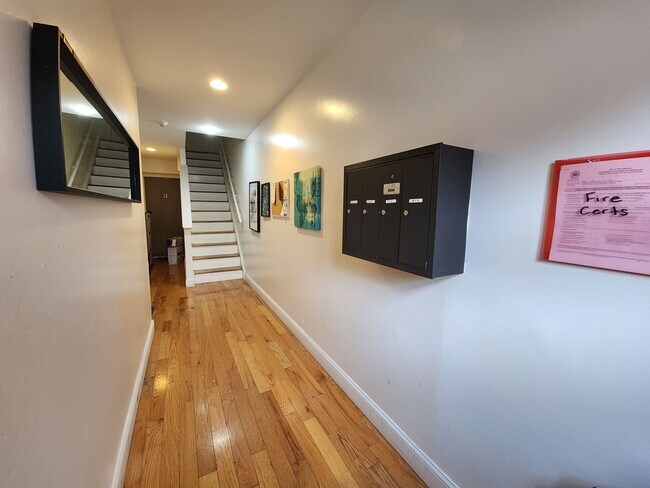 Foto del edificio - Spacious 2 bedroom unit in a great area in Graduate hospital
