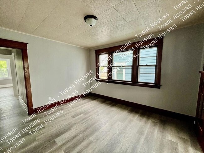 Foto del edificio - 122 Lincoln Blvd