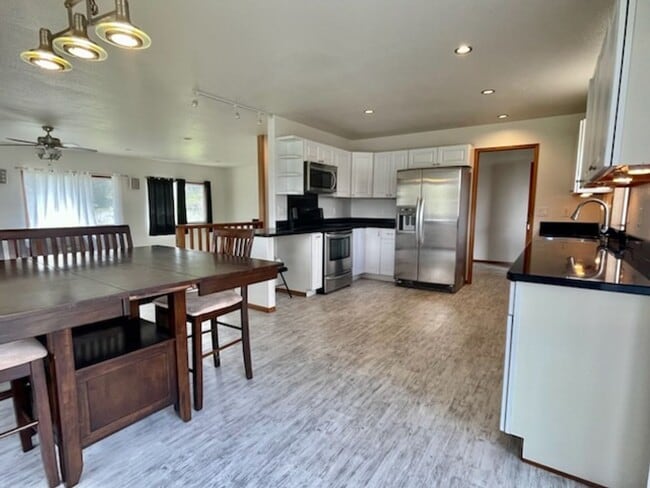 Building Photo - 44-3393-3393 Kalaniai Rd