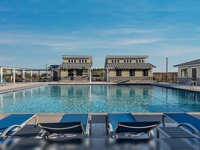 Foto del edificio - 12125 W Luxton Ln