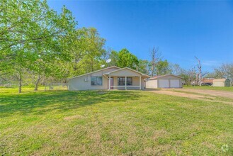 Building Photo - 20 W Oak Rdg Dr