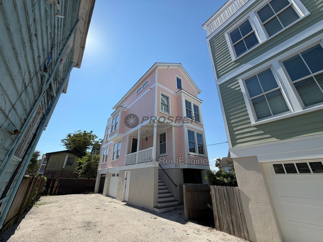 Photo - 111 America Street