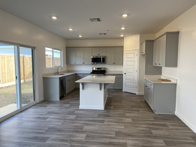 Foto del edificio - 9634 Maple Ter Ln