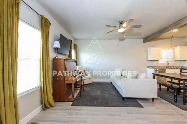 Building Photo - Eagle Mountain Gem! 3BD/3.5BA Home Modern ...