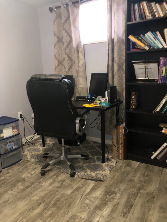 OFFICE - 5112 Hollywood Rd