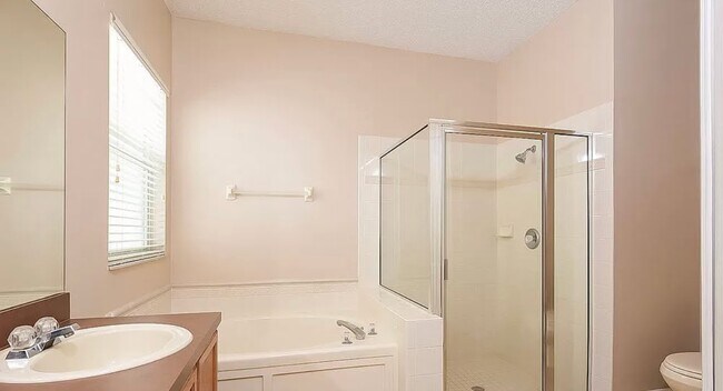 Foto del edificio - 1265 Brooke View Dr
