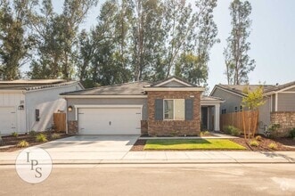 Building Photo - 1457 Las Rosas Ave